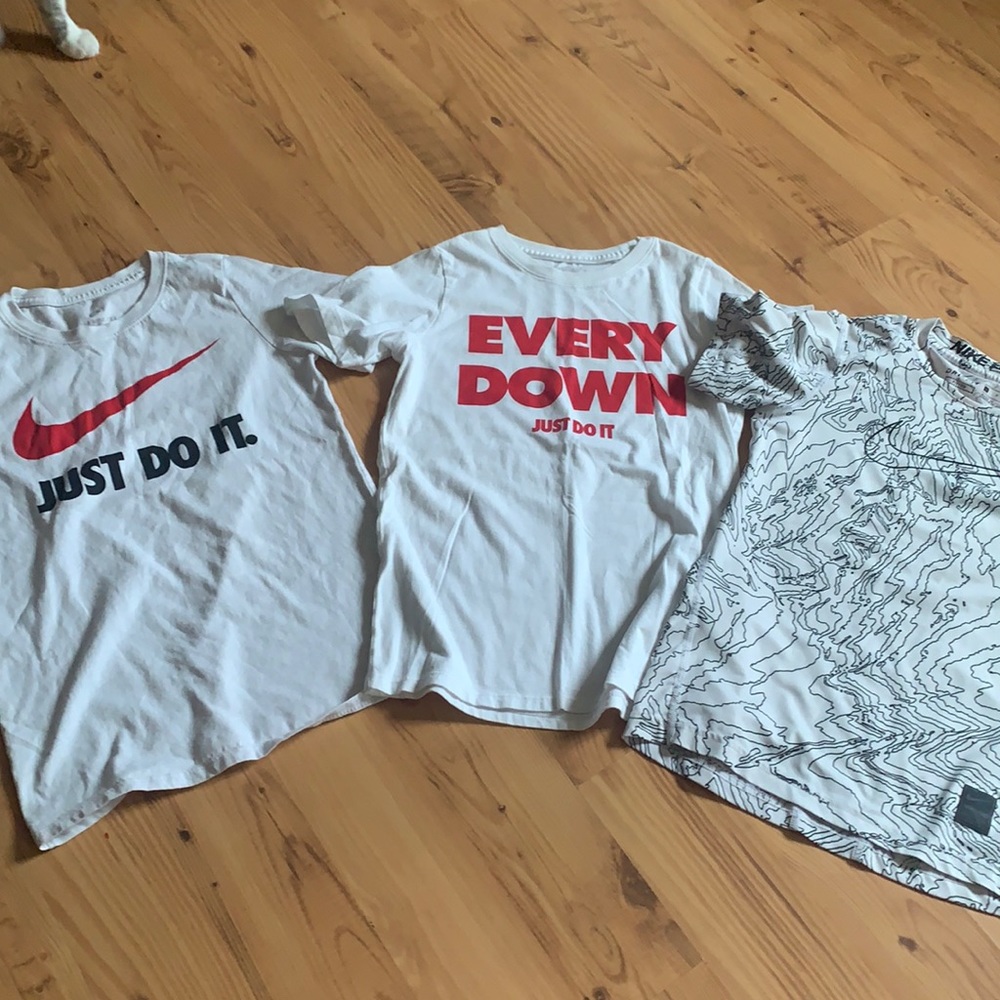 3 Nike boys shirts